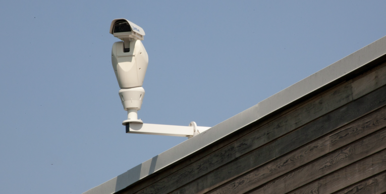 Read more about the article 5 Ways You Can Use Tech To Outsmart Criminals And Burglars