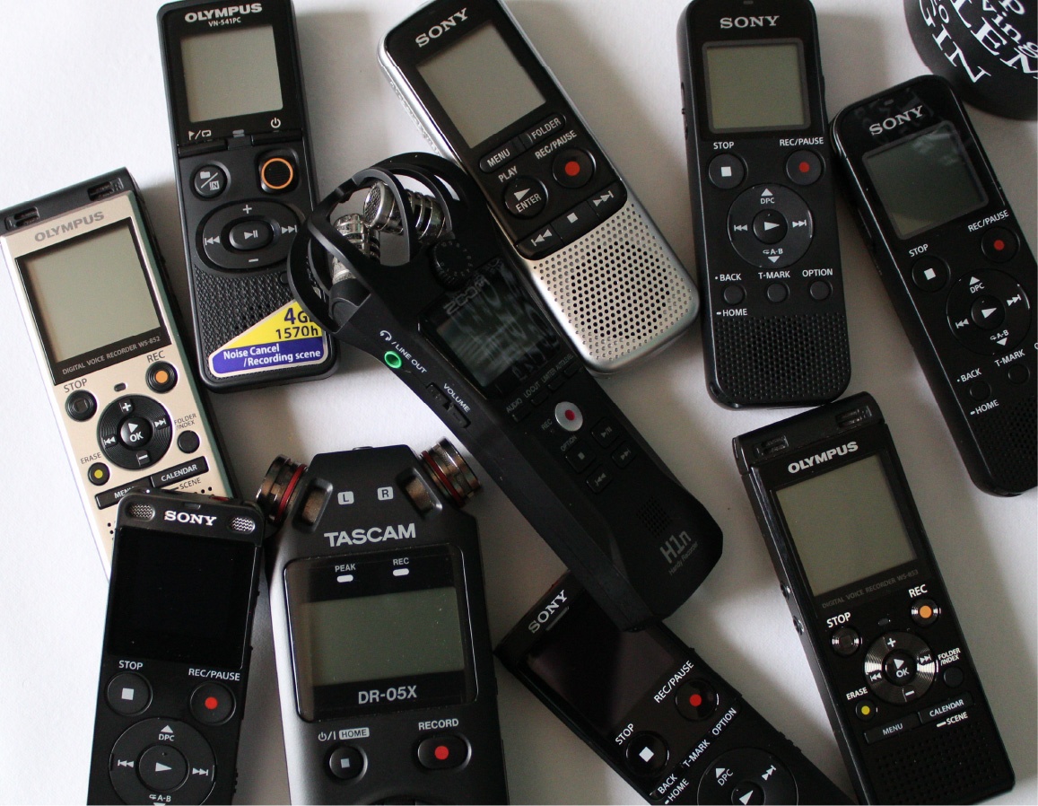 Read more about the article The Best Small Audio Recording Devices for Interviews